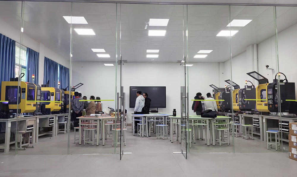 桌面五轴加工中心