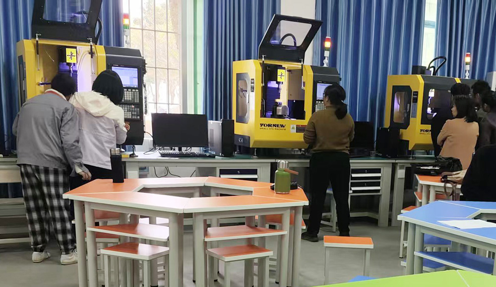 桌面五轴加工中心实训室