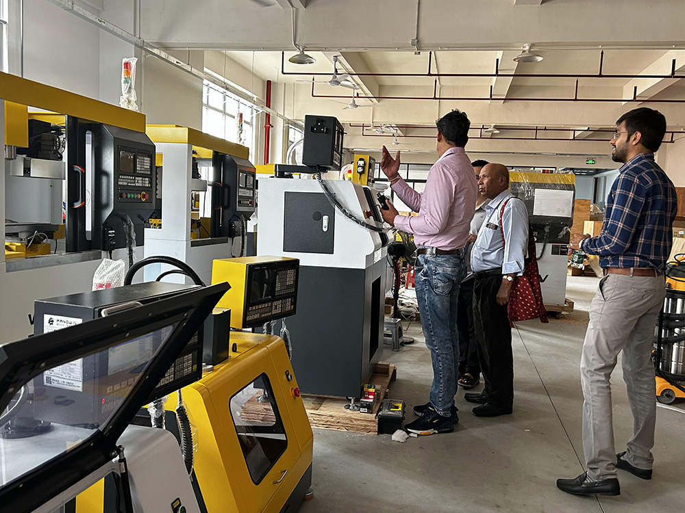 印度客户来访yl23411永利集团公司