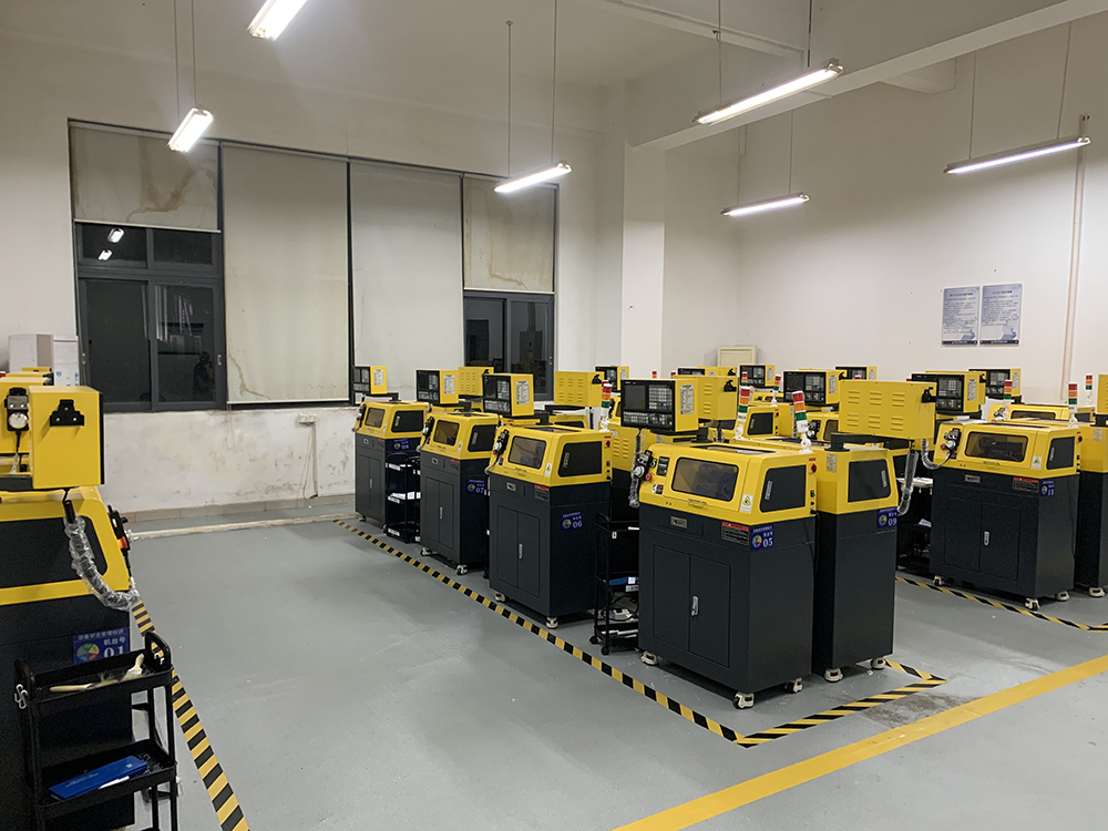东莞理工学院的教学型数控车床实训室